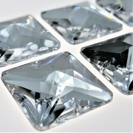 Square 18x18mm Crystal - Acrylic Sew on stone 